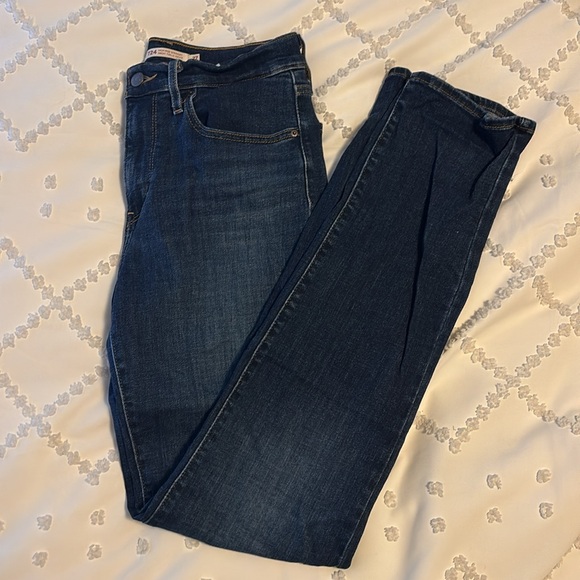 Levi’s 724 High Rise Straight Jeans - Picture 2 of 3